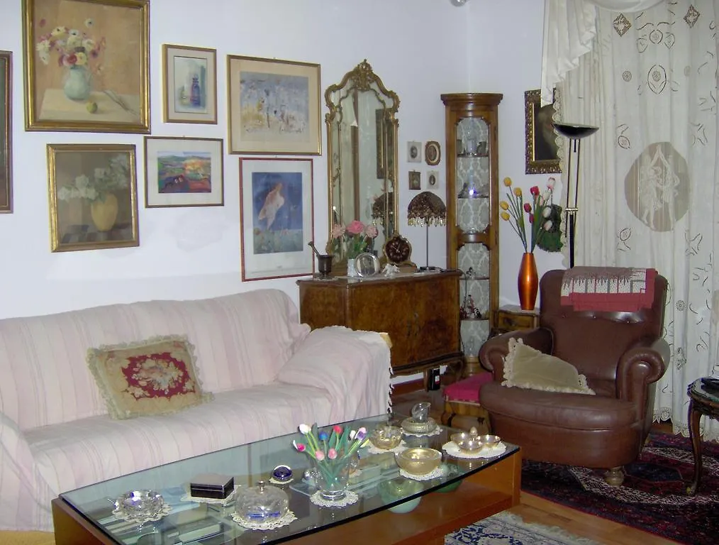 فيرونا B&B Poesia 0*,